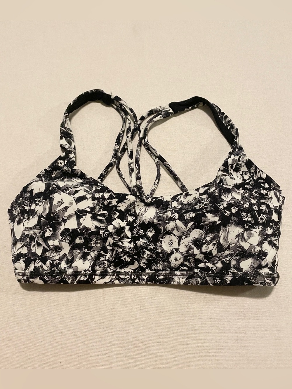 Lululemon Free To Be Zen Strappy Sports Bra Floral Black White Size 4